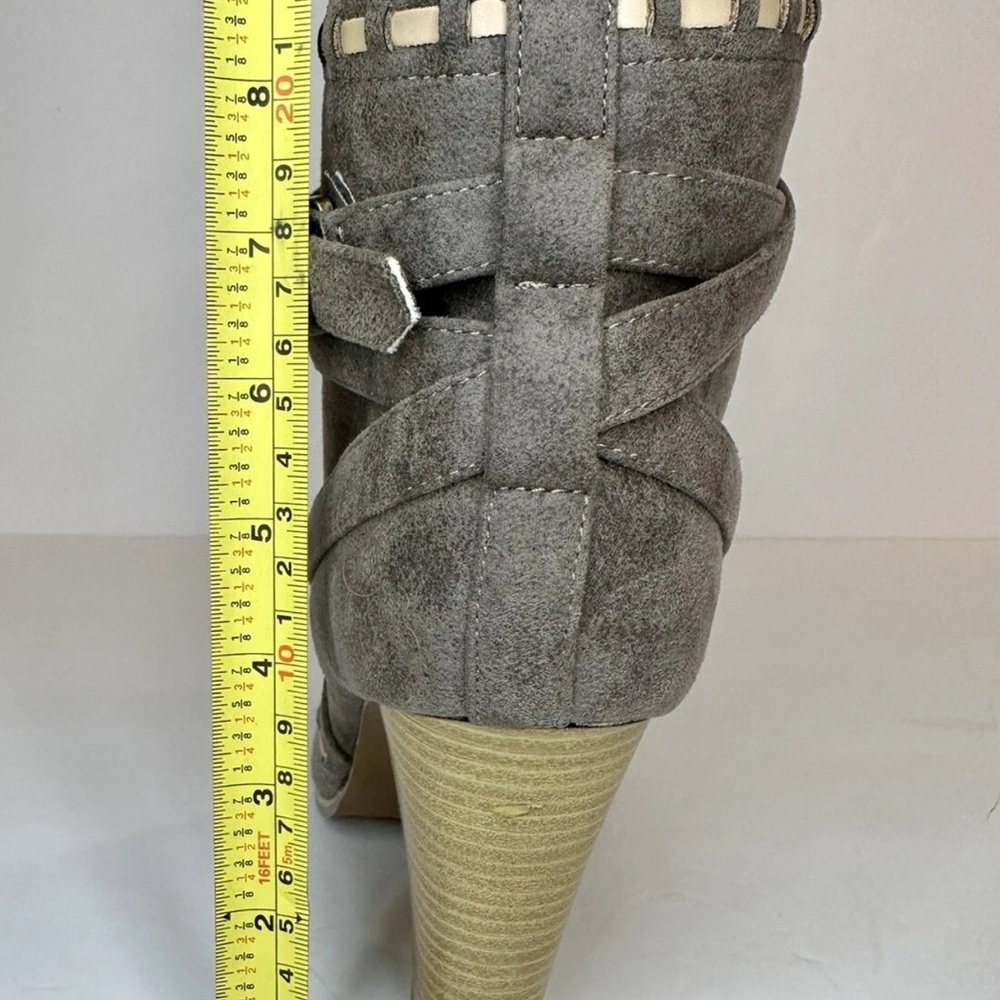 Venus Grey Wood Heels Boot, Size 8! NWOT! - Picture 8 of 9